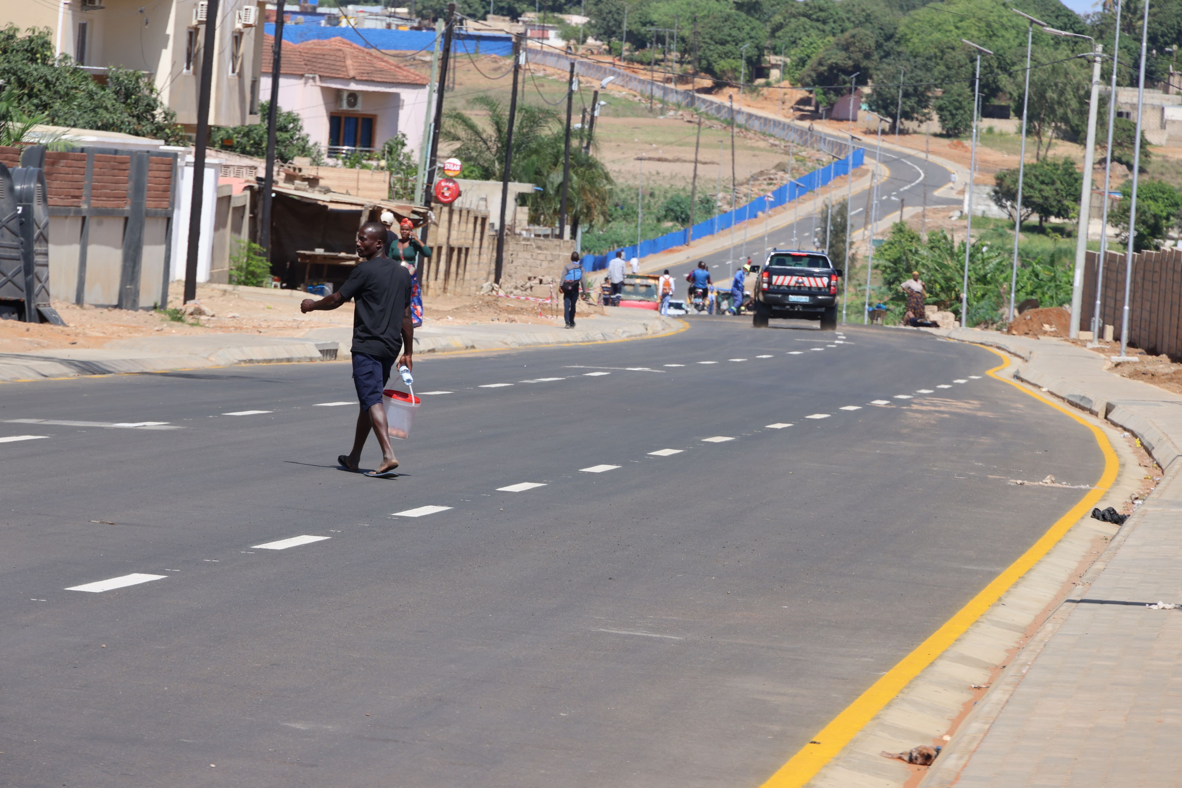 ESTRADA KHONGOLOTE – MOLUMBELA ANIMA RESIDENTES E USUÁRIOS