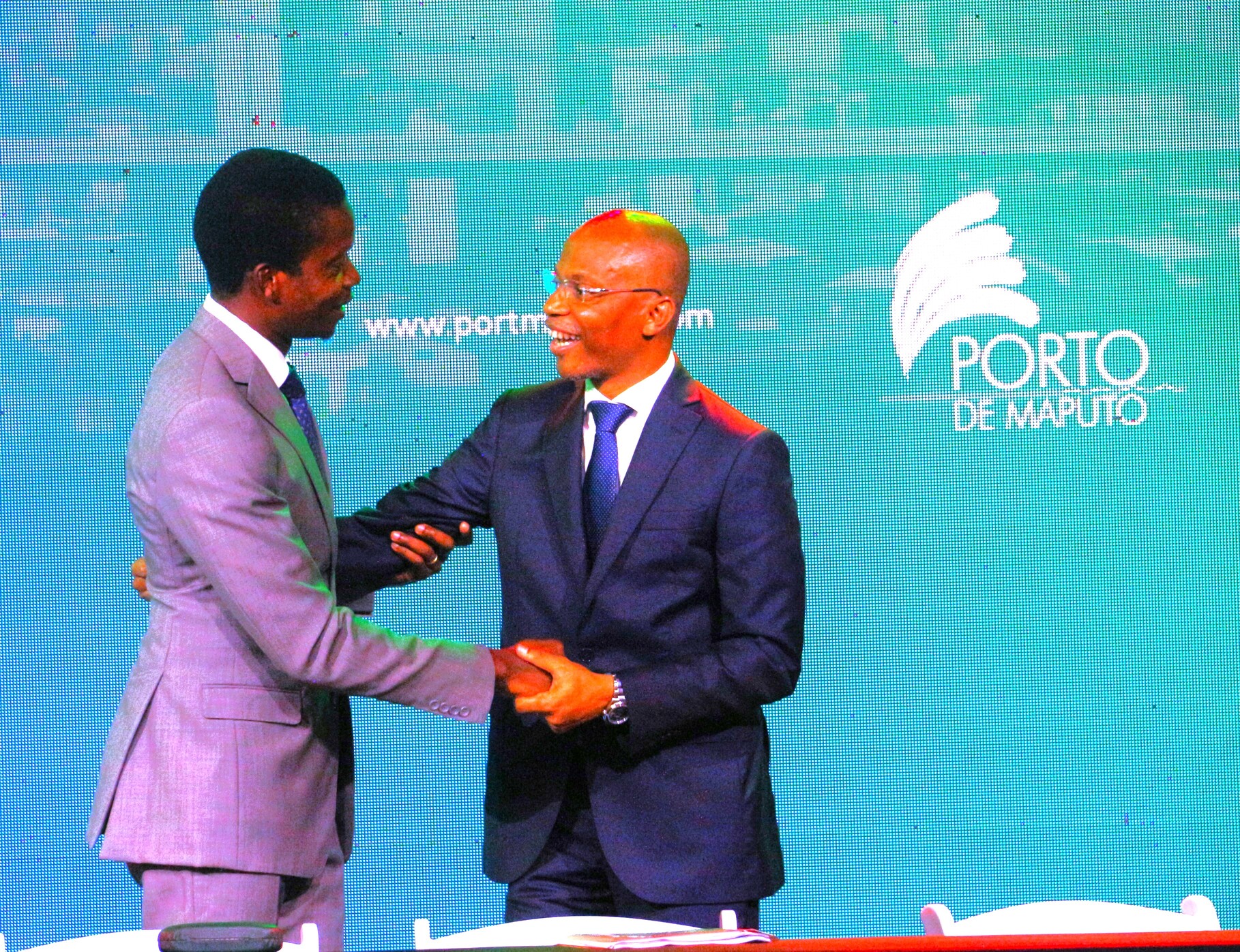 Concessão do Porto de Maputo estendida por mais 25 anos 