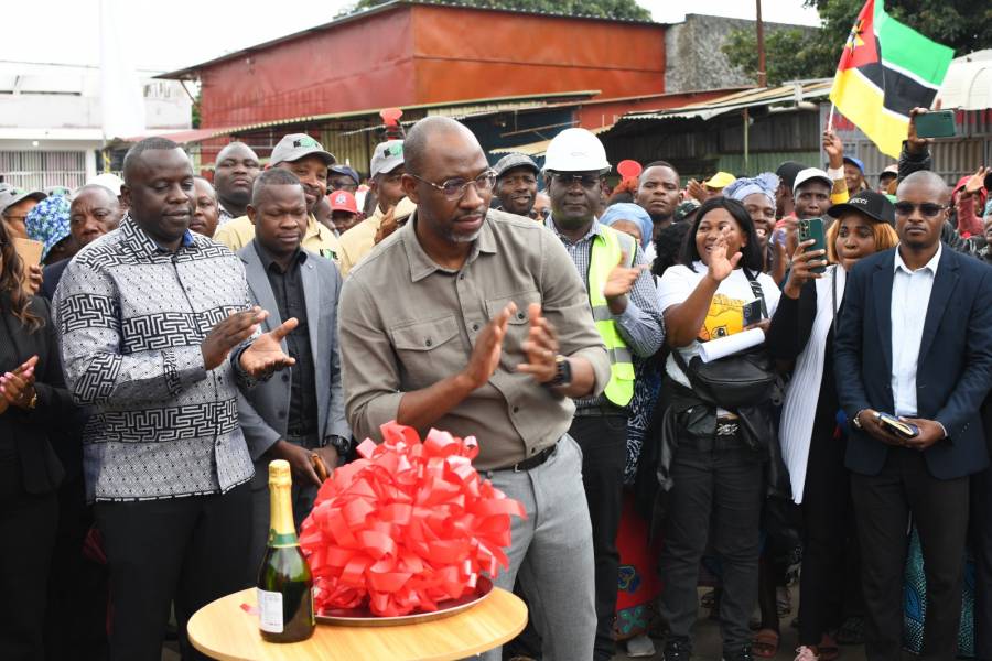 POPULAÇÃO CELEBRA ABERTURA Oficial da ESTRADA KHONGOLOTE – MOLUMBELA  